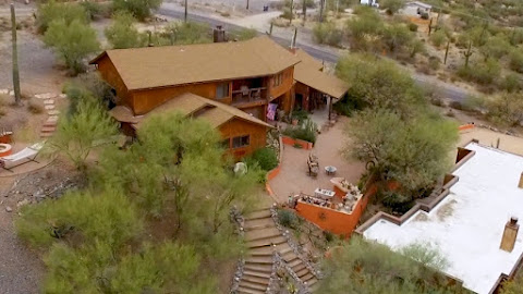 Spur Cross Inn - Guest Ranch - True West Experience - Mountain Views - Huge outdoor patio