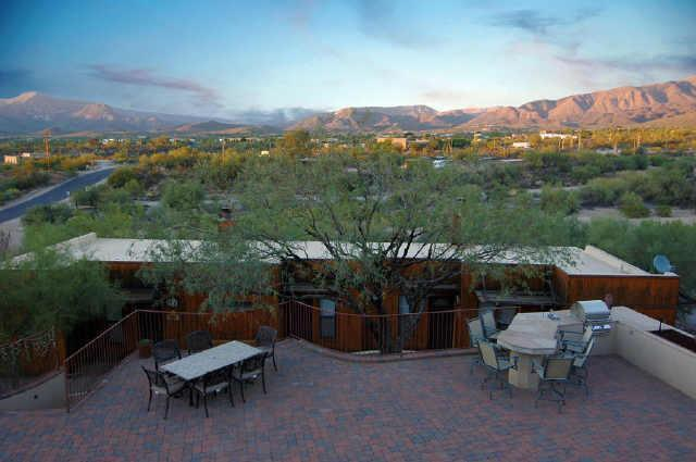 Spur Cross Upper Patio Mountain Views